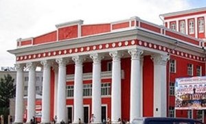 УДЭТ-ынхан үзэгч фенүүдэдээ мэндчилгээ дэвшүүлжээ